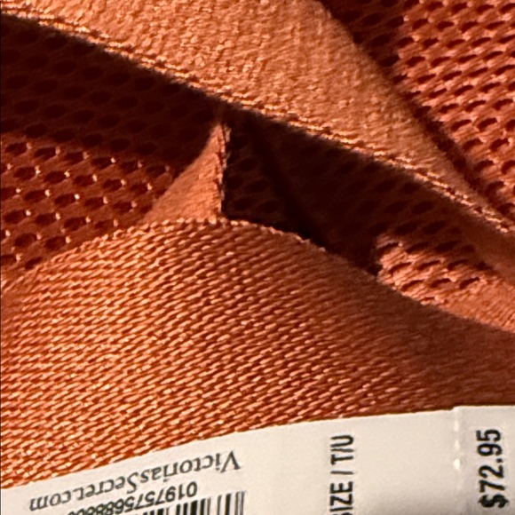 πͺπ» 𫦠πͺπ» β’ π€ Victoria Secretβs x VSX x Sweat Style Vibes β¦ - Picture 12 of 12